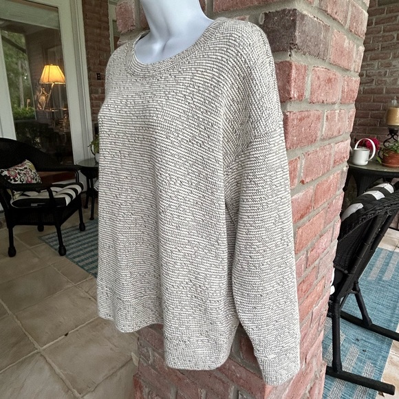 LOU & GREY NWT Tweedy Sweatshirt Sweater Black White Soft Knit Medium - Picture 3 of 11